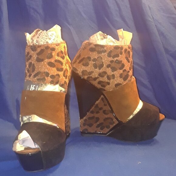 Pony Hair LEOPARD COMBO /  PATENT LEATHER COLOR BLOCKED WEDGE - Picture 1 of 7